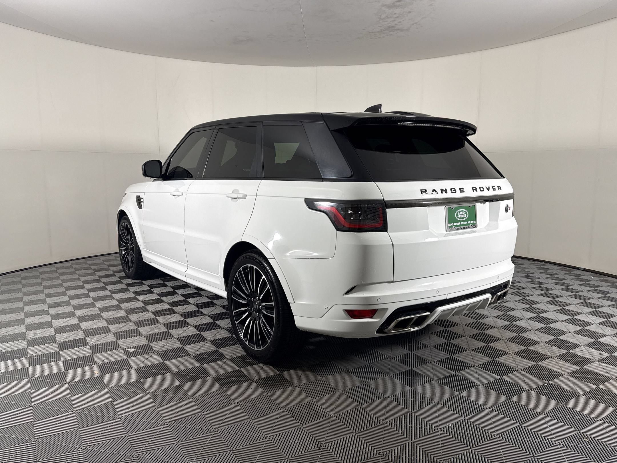 Used 2018 Land Rover Range Rover Sport SVR AWD/4WD image 3