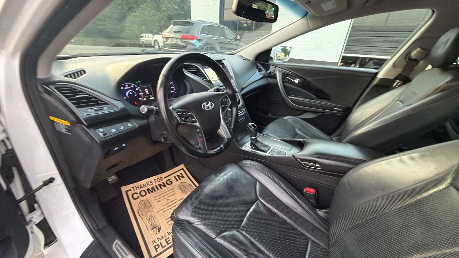 Used 2017 Hyundai Azera FWD image 19