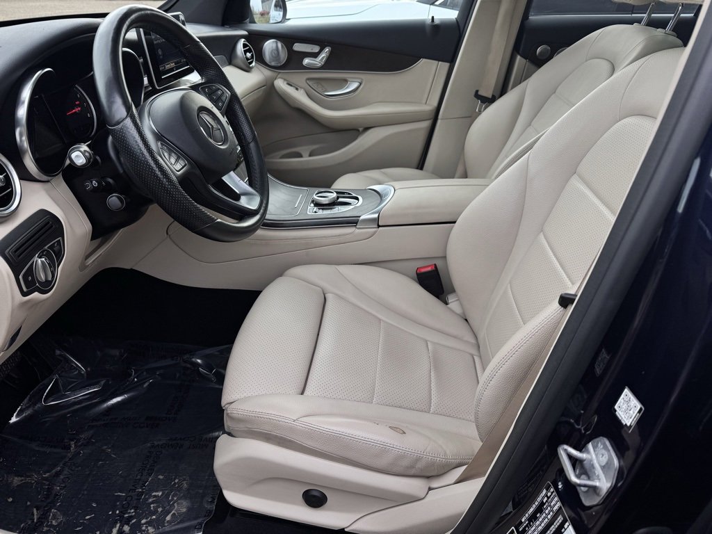 Used 2018 Mercedes-Benz GLC 300 4MATIC image 4