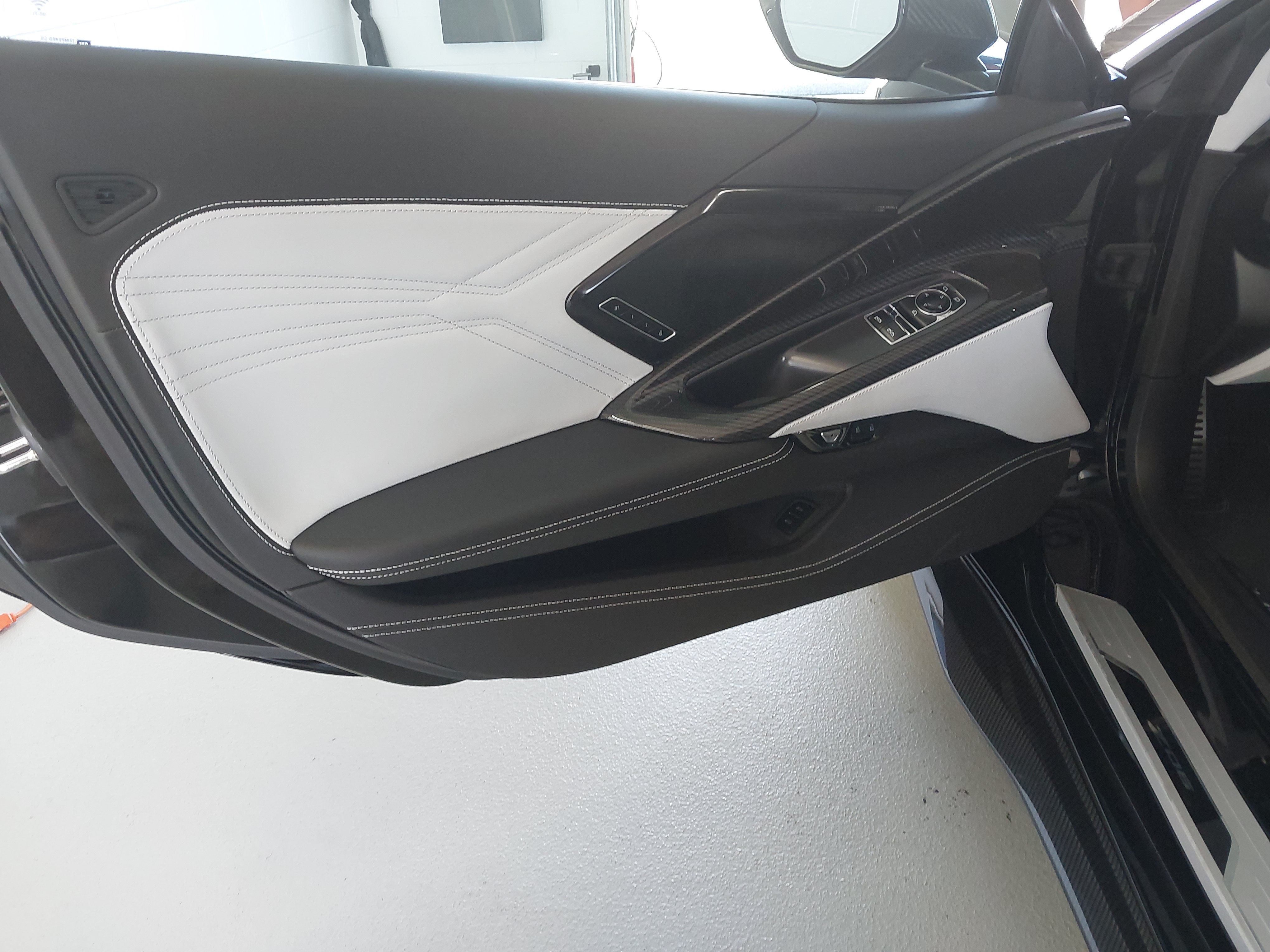 Used 2024 Chevrolet Corvette Z06 w/ Stealth Interior Trim Package RWD image 24