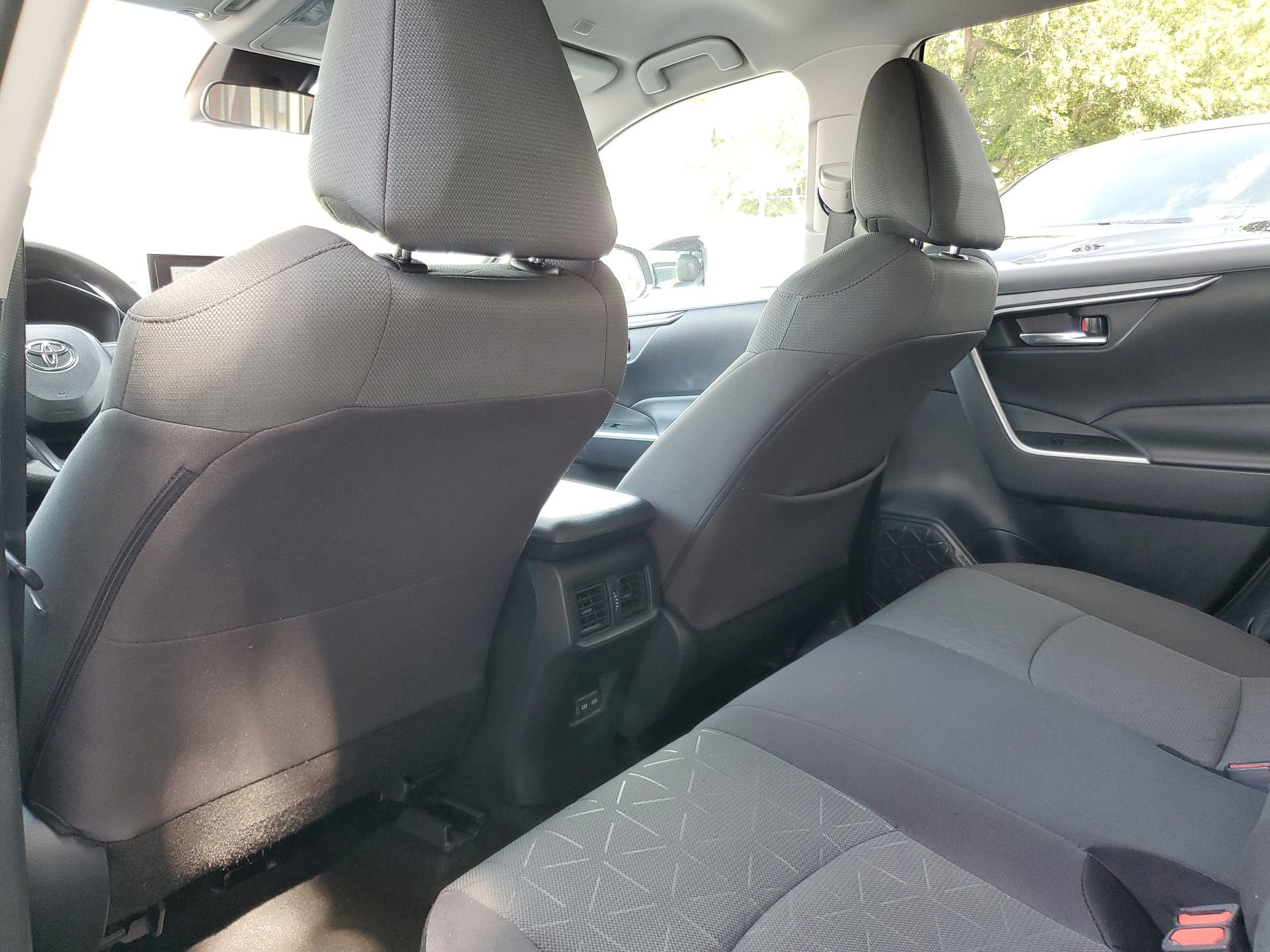 Used 2024 Toyota RAV4 XLE FWD image 10