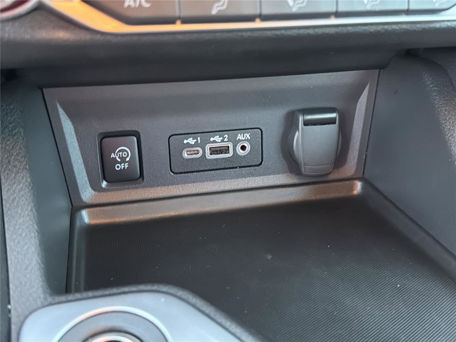 Used 2024 Nissan Sentra SV image 45