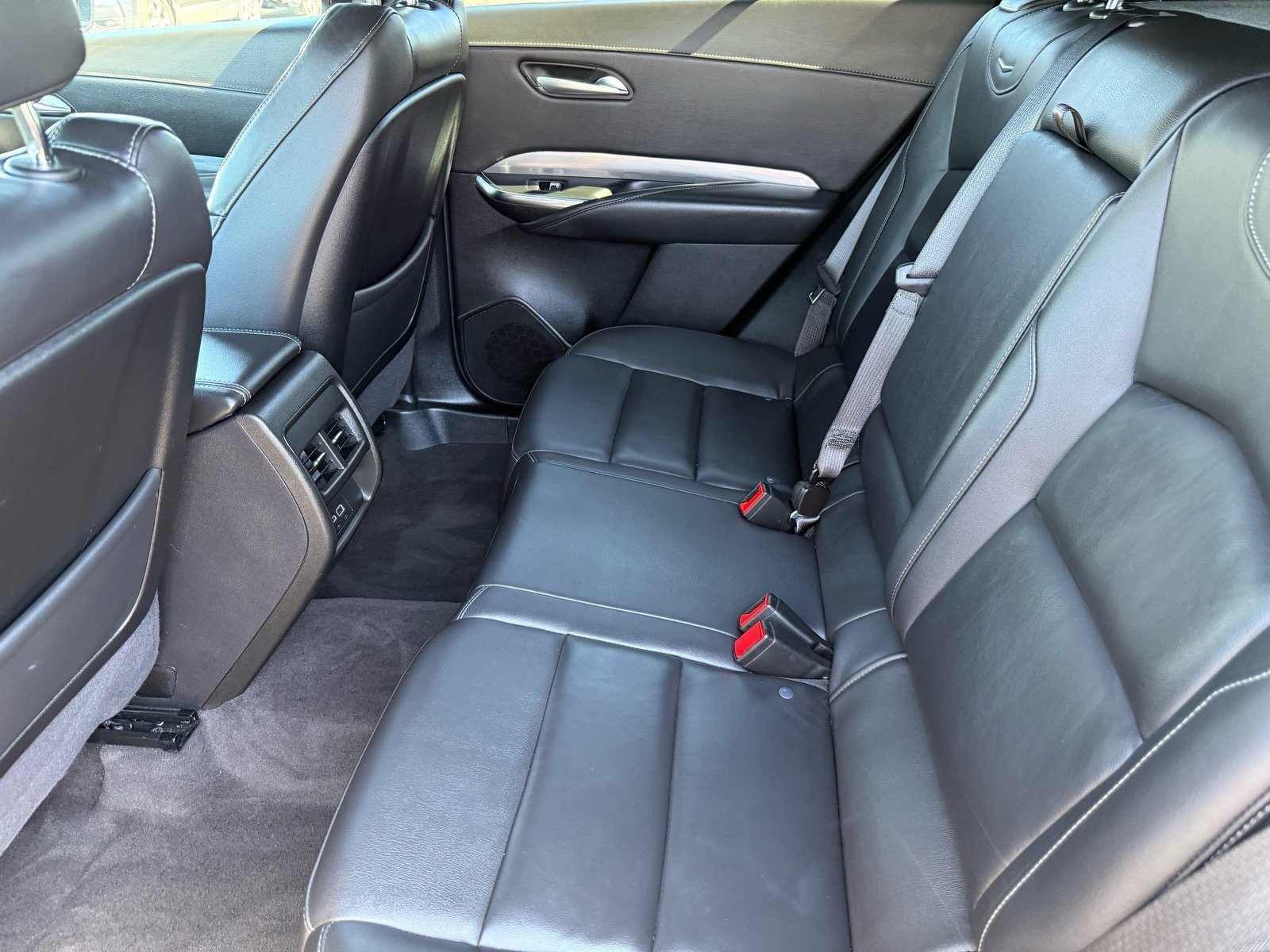 Used 2025 Cadillac XT4 Premium Luxury FWD image 27