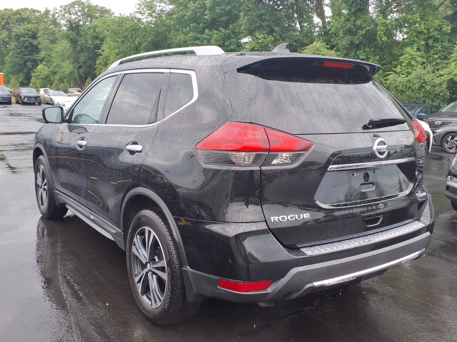 Used 2017 Nissan Rogue SL w/ SL Premium Package AWD/4WD image 8