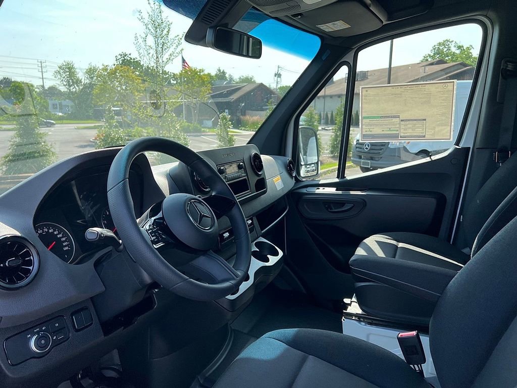 New 2025 Mercedes-Benz Sprinter 2500 image 8