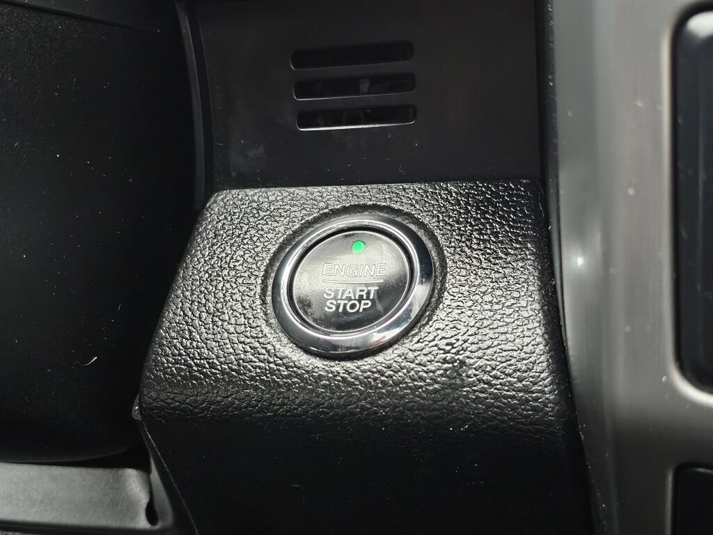 Used 2016 Ford F150 Platinum w/ Equipment Group 701A Luxury AWD/4WD image 33