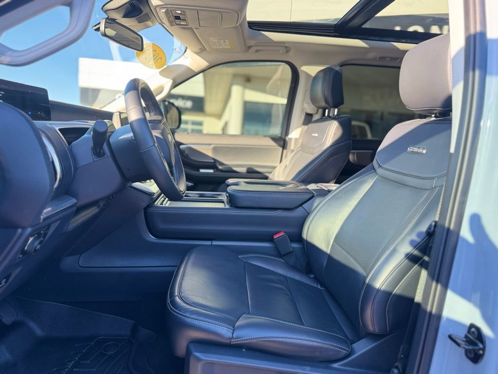 Used 2025 Ford Expedition Max Platinum w/ Driver's Package image 10