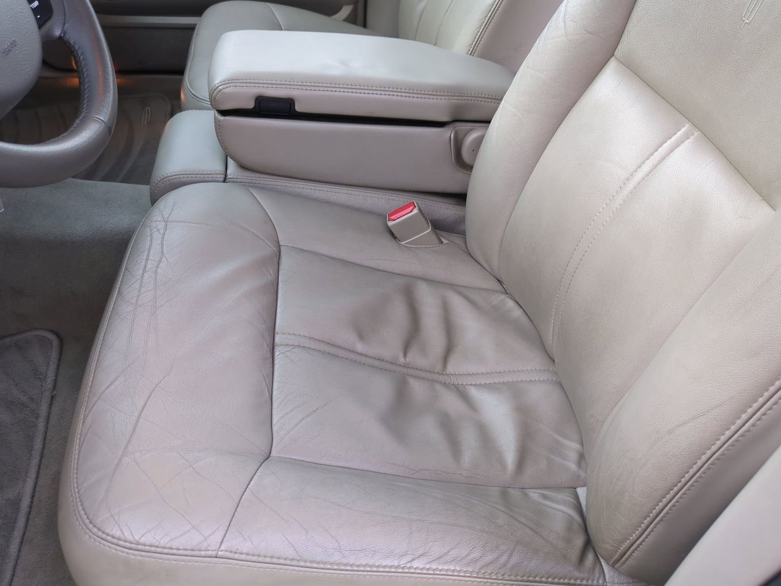 Used 2008 Lincoln Town Car Signature Limited image 16