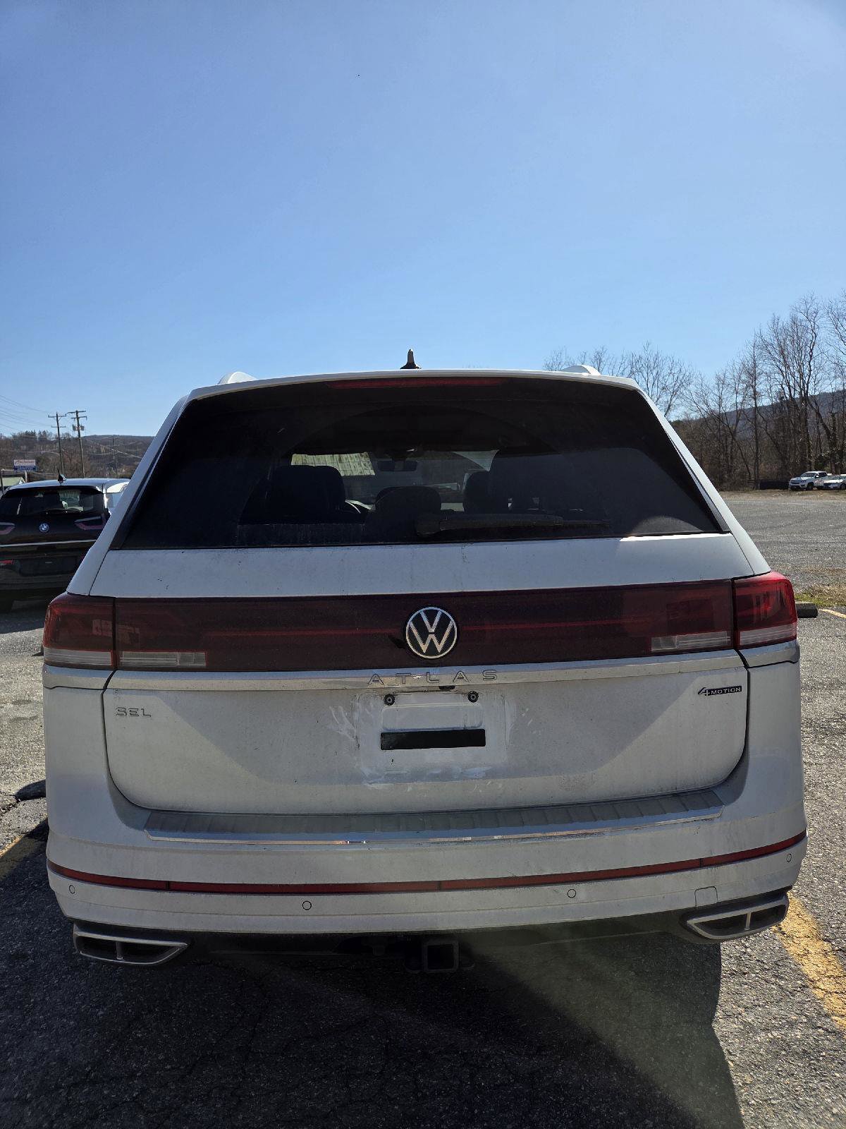 Used 2024 Volkswagen Atlas SEL Premium R-Line image 6