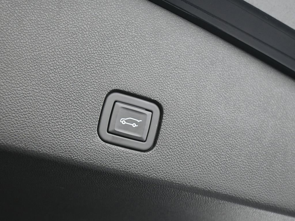 Used 2023 Cadillac XT6 Luxury image 43