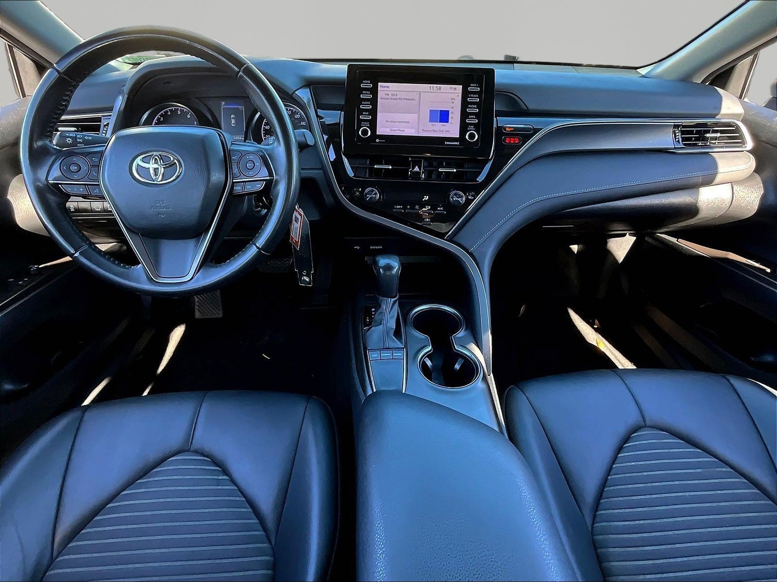 Used 2023 Toyota Camry SE FWD image 7