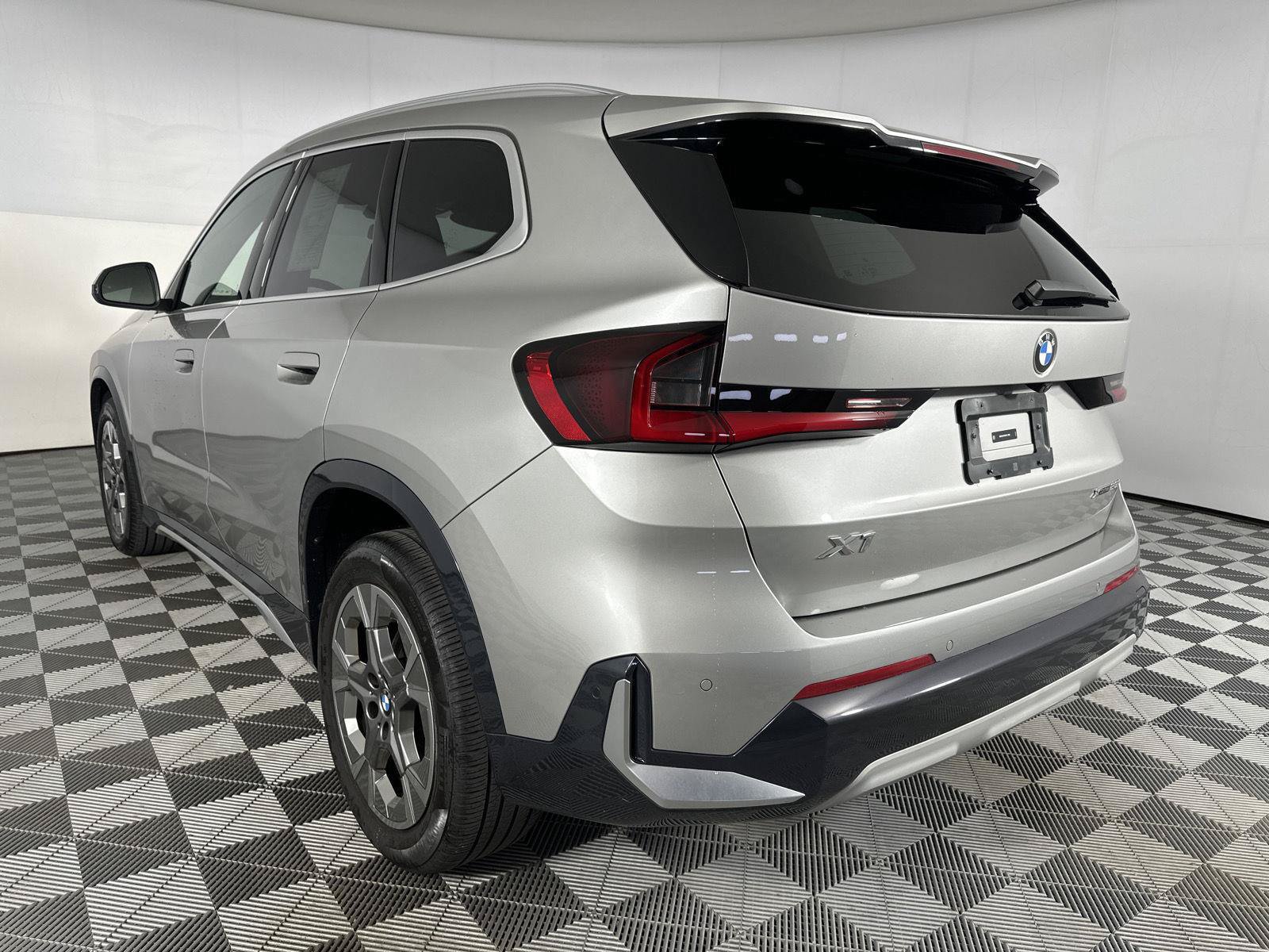 Used 2023 BMW X1 xDrive28i w/ Convenience Package AWD/4WD image 22
