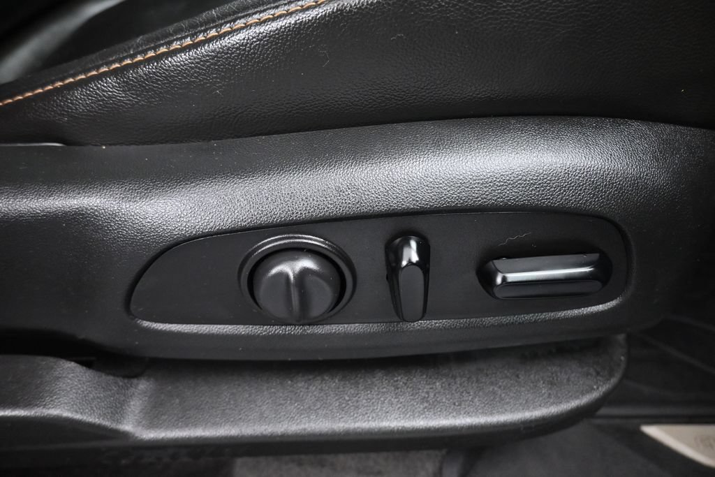 Used 2020 Chevrolet Traverse LT w/ LT Premium Package AWD/4WD image 57