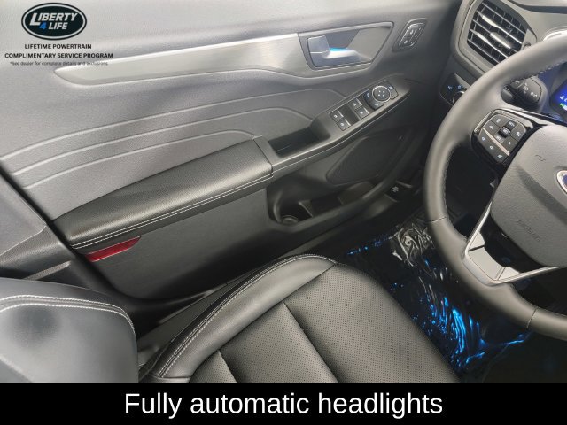 Certified 2022 Ford Escape Titanium w/ Class II Trailer Tow Package AWD/4WD image 34