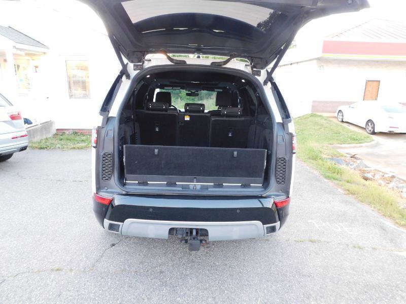 Used 2018 Land Rover Discovery HSE Luxury AWD/4WD image 22
