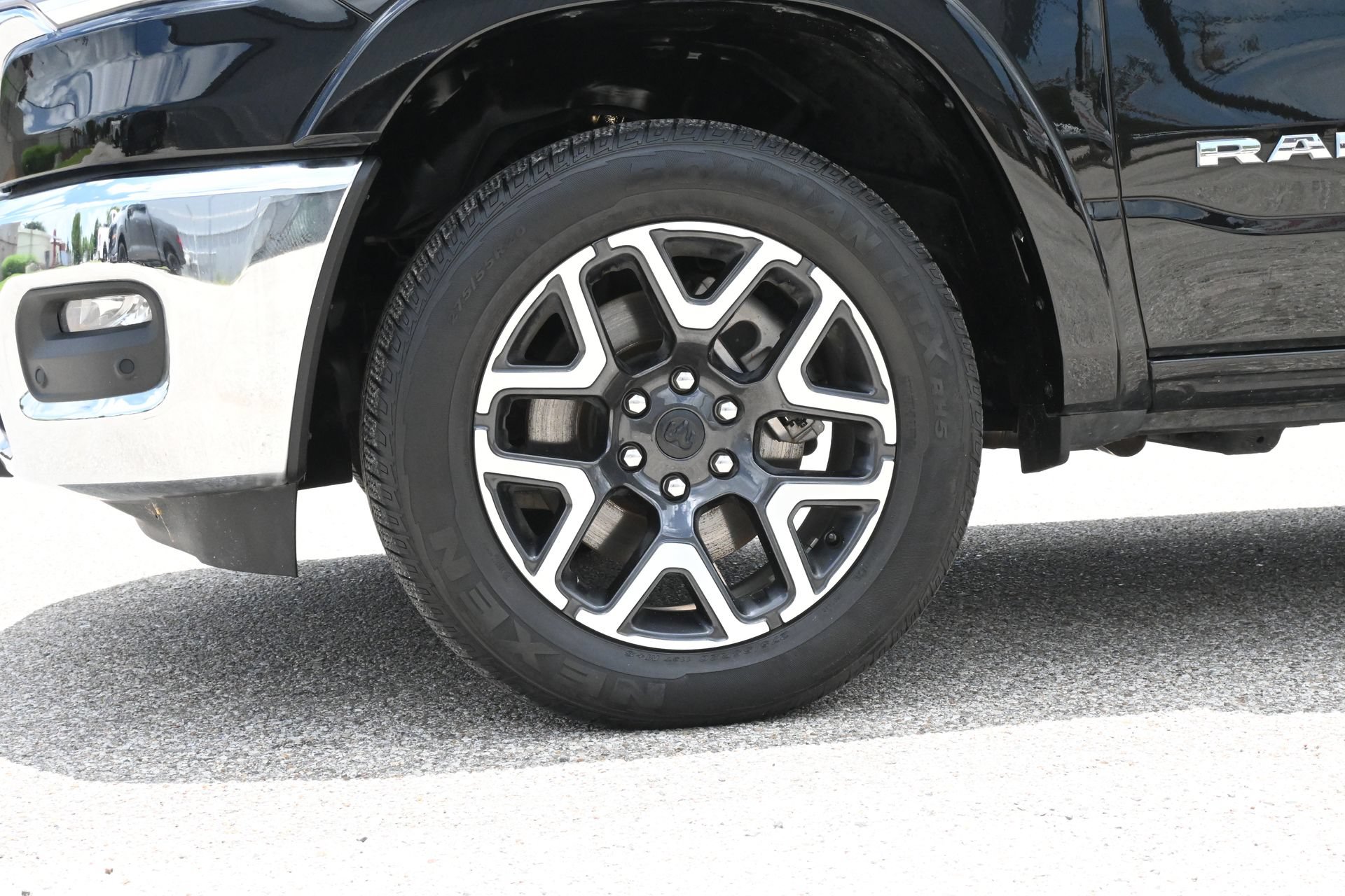 Used 2026 RAM 1500 Laramie AWD/4WD image 26