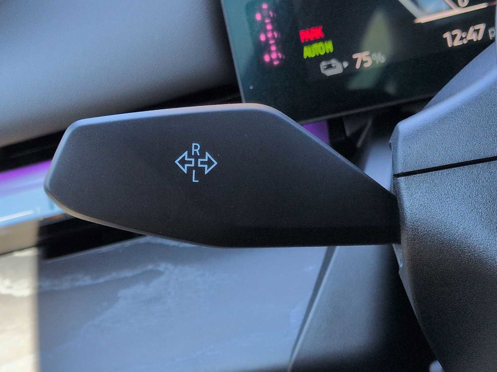 Used 2025 BMW i5 xDrive40 w/ Premium Package image 29