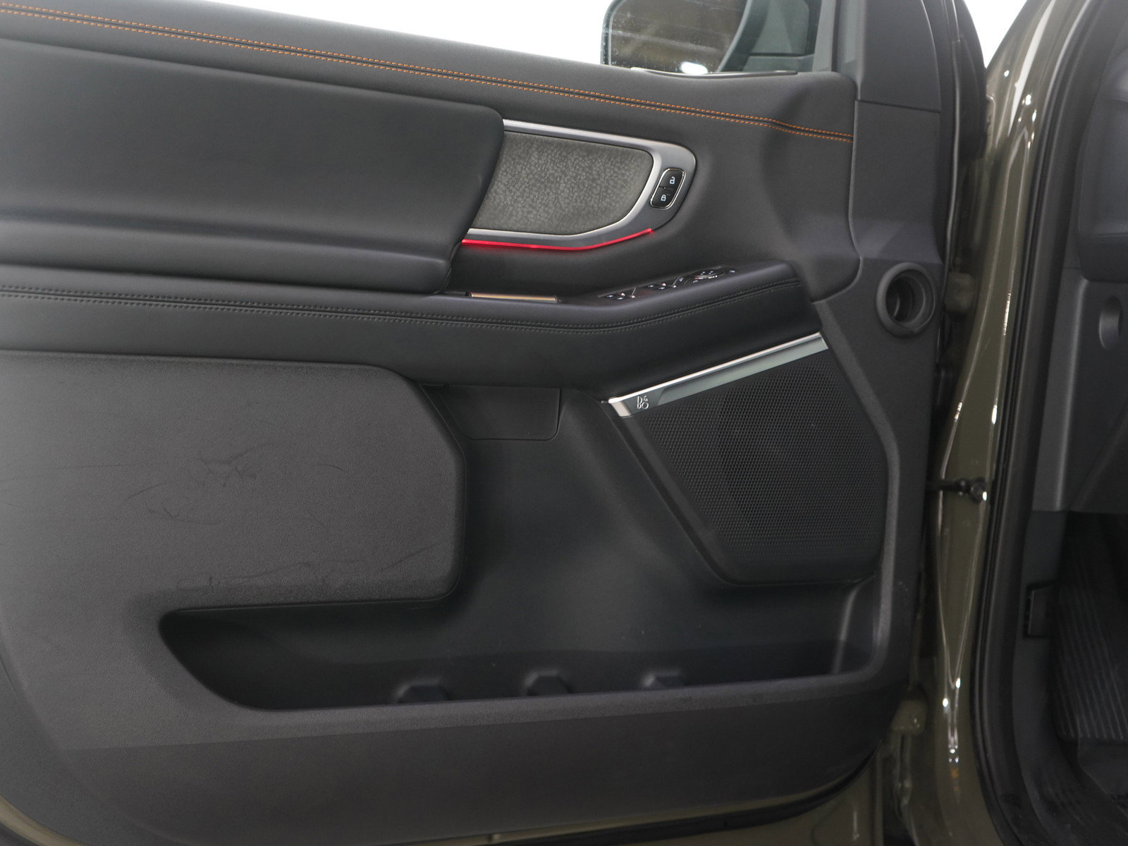 Used 2025 Ford Expedition Tremor AWD/4WD image 25