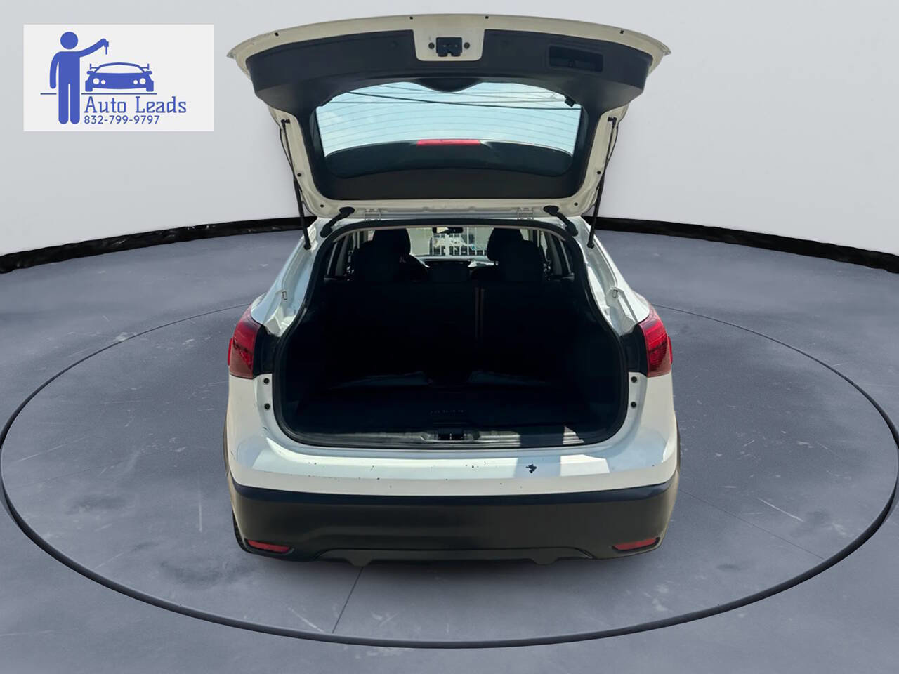 Used 2019 Nissan Rogue Sport S image 9