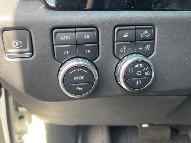 Used 2024 GMC Sierra 1500 SLT w/ SLT Premium Plus Package AWD/4WD image 11