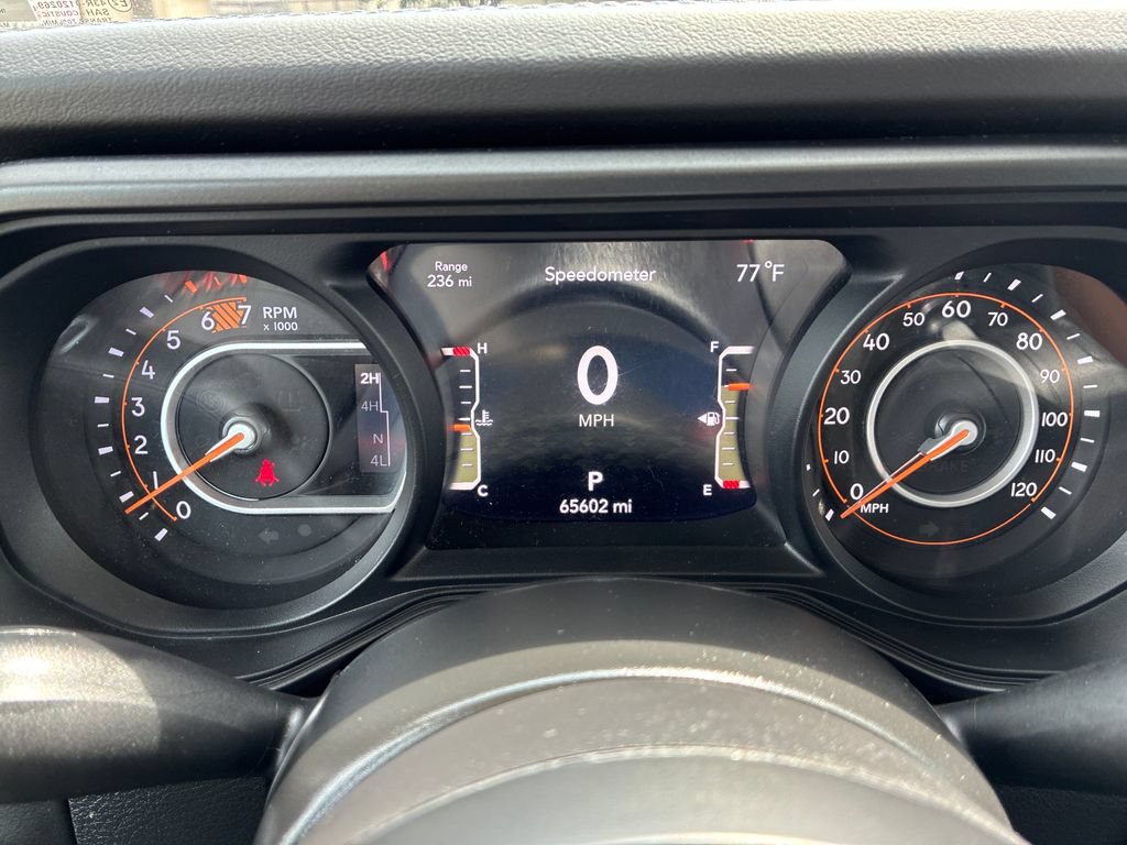 Used 2024 Jeep Wrangler Unlimited Rubicon AWD/4WD image 16
