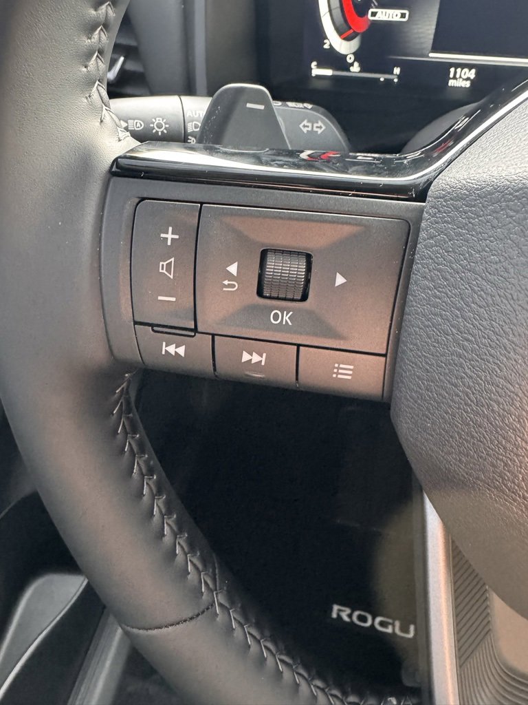 Used 2025 Nissan Rogue Platinum w/ Platinum Premium Package image 33