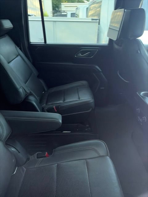 Used 2021 Chevrolet Suburban High Country w/ Premium Package AWD/4WD image 6