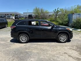 Used 2014 Toyota Highlander LE AWD/4WD image 4