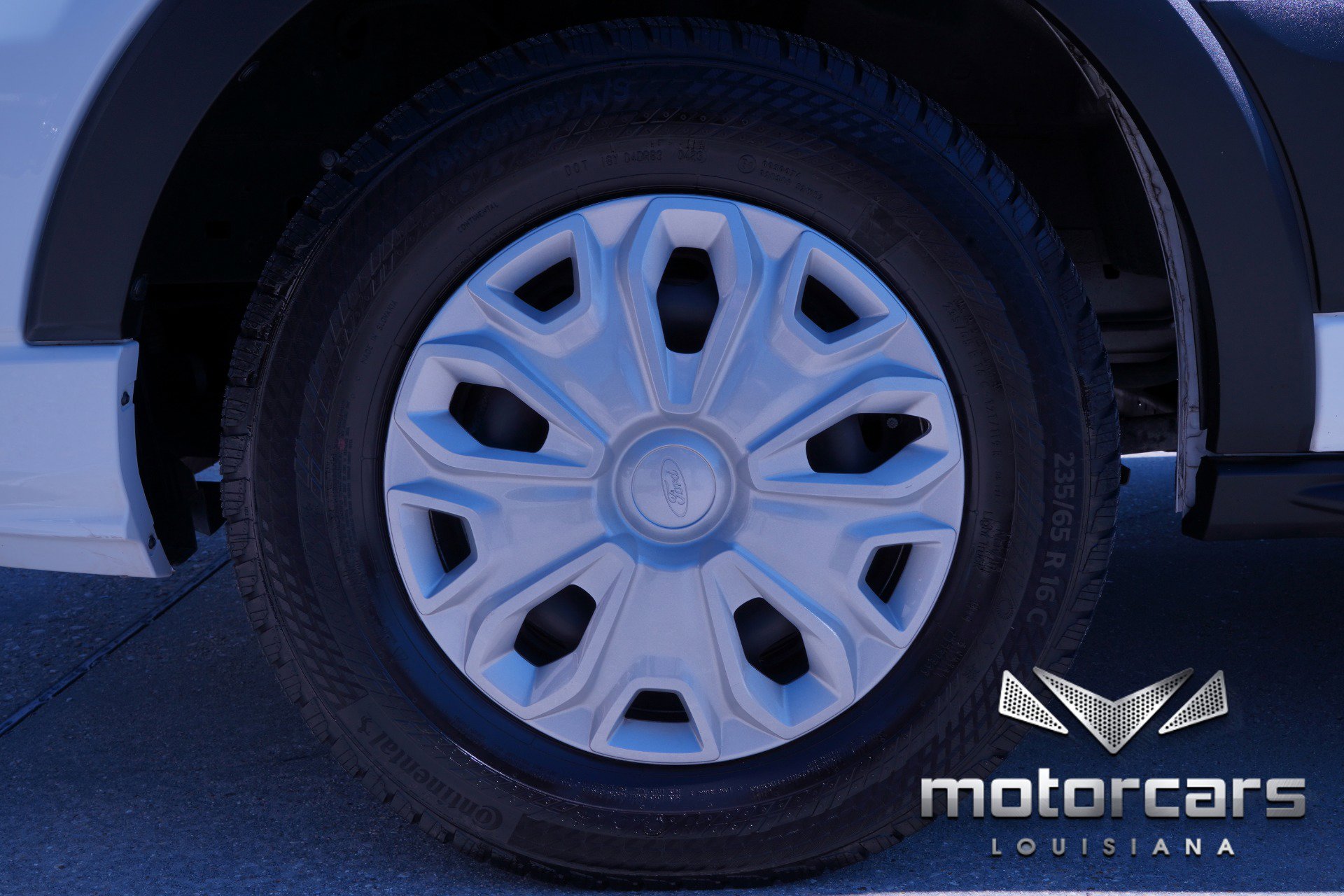 Used 2023 Ford Transit 350 XLT image 18