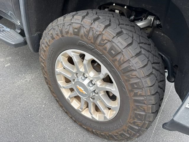 Used 2024 Chevrolet Silverado 2500 LTZ w/ LTZ Premium Package AWD/4WD image 9