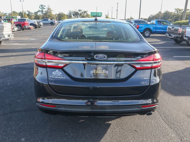 Used 2017 Ford Fusion SE FWD image 8