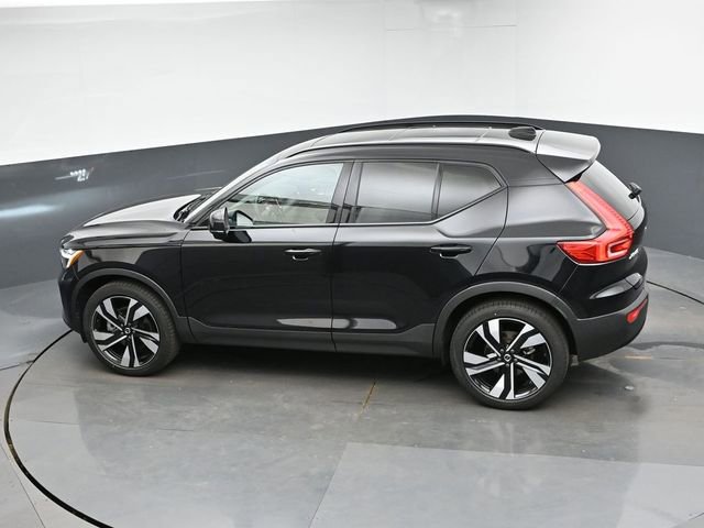 Used 2024 Volvo XC40 B5 Plus w/ Climate Package image 47
