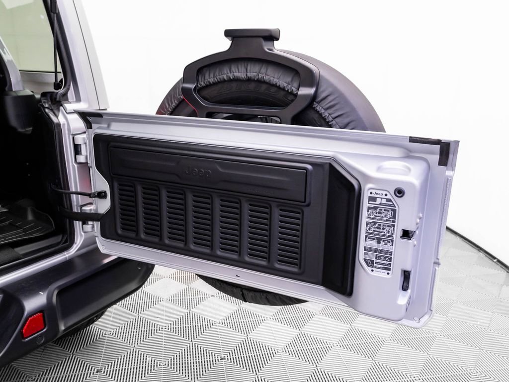 Used 2024 Jeep Wrangler Sahara w/ Safety Group image 30