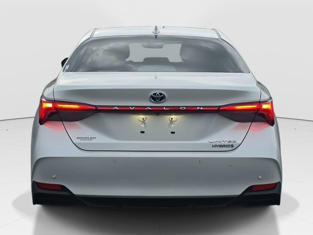 Used 2020 Toyota Avalon Limited image 6