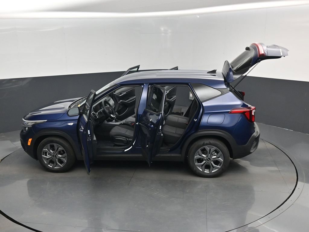 Certified 2026 Kia Seltos LX FWD image 17