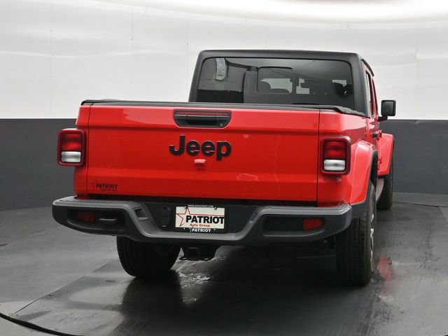 Used 2024 Jeep Gladiator Sport image 8