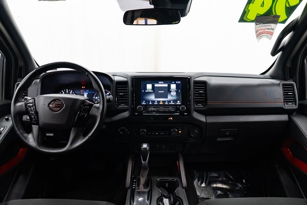 Used 2024 Nissan Frontier PRO-4X image 9
