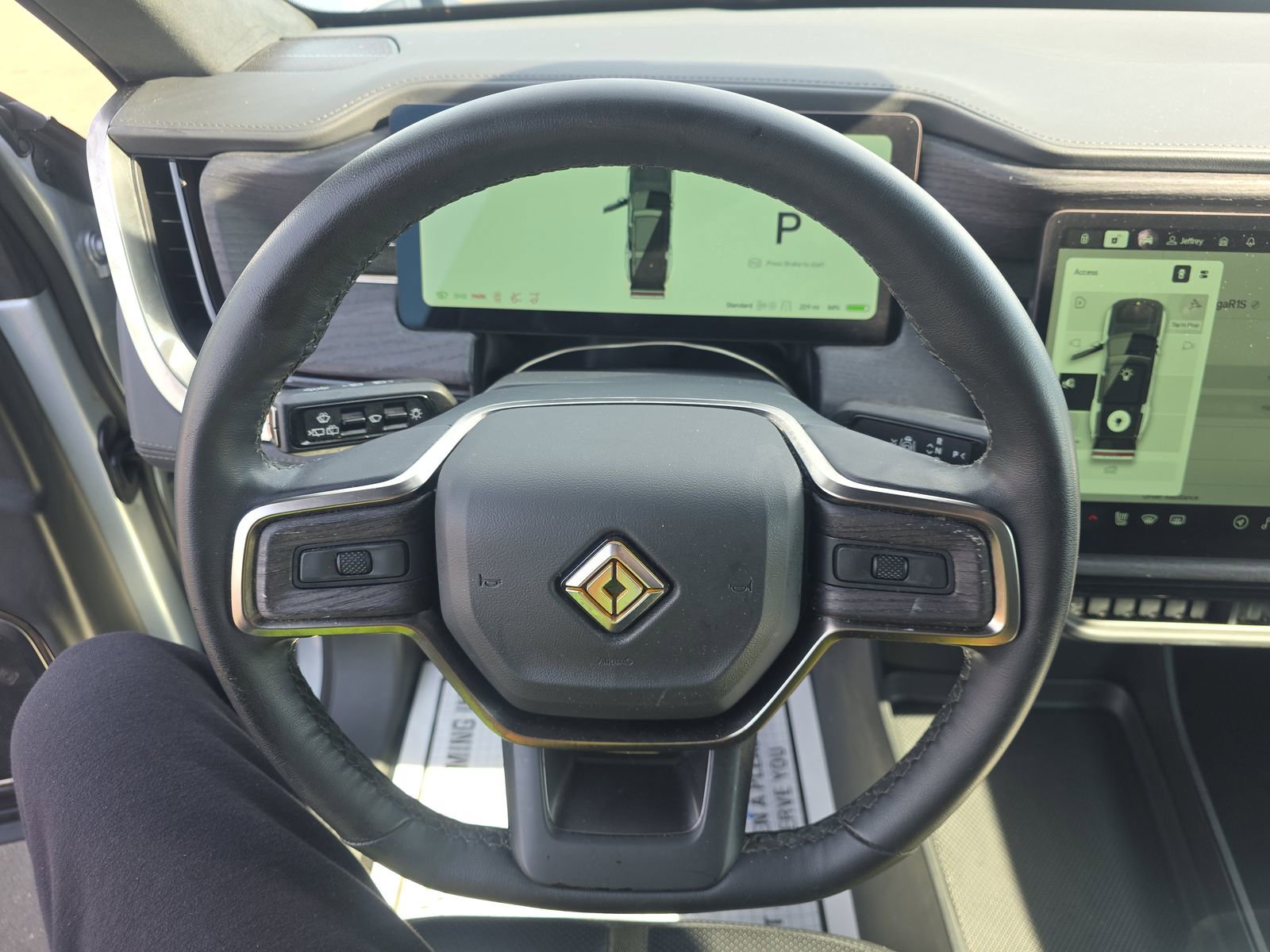 Used 2024 Rivian R1S Adventure AWD/4WD image 16