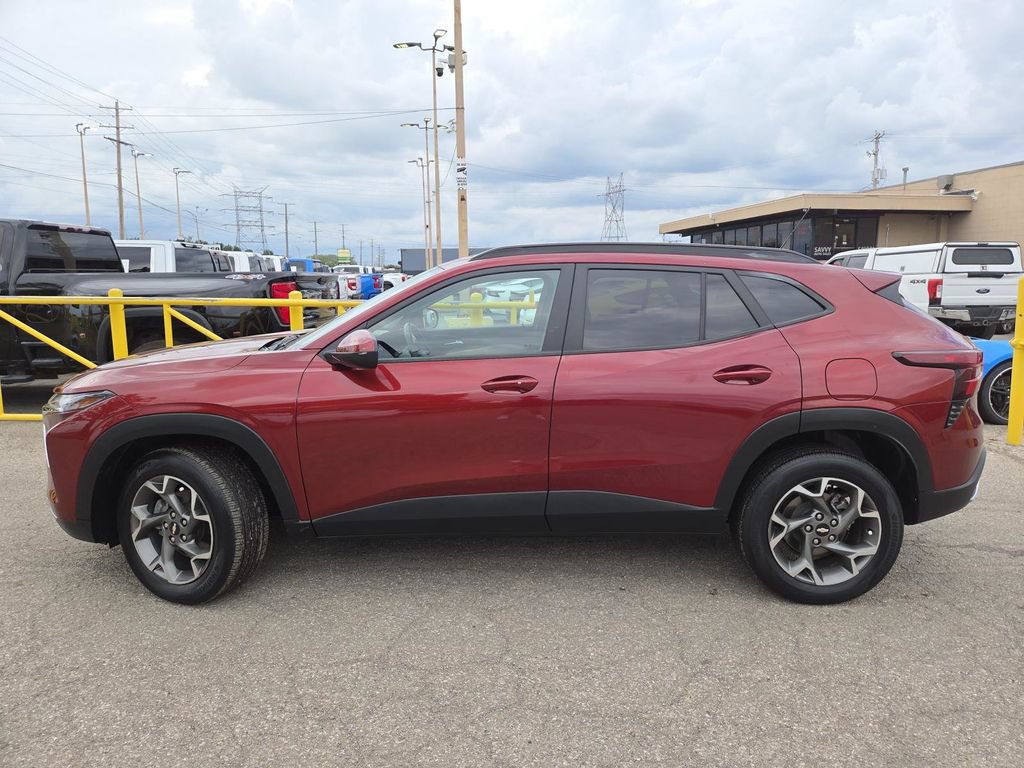 Used 2025 Chevrolet Trax LT w/ Driver Confidence Package FWD image 10