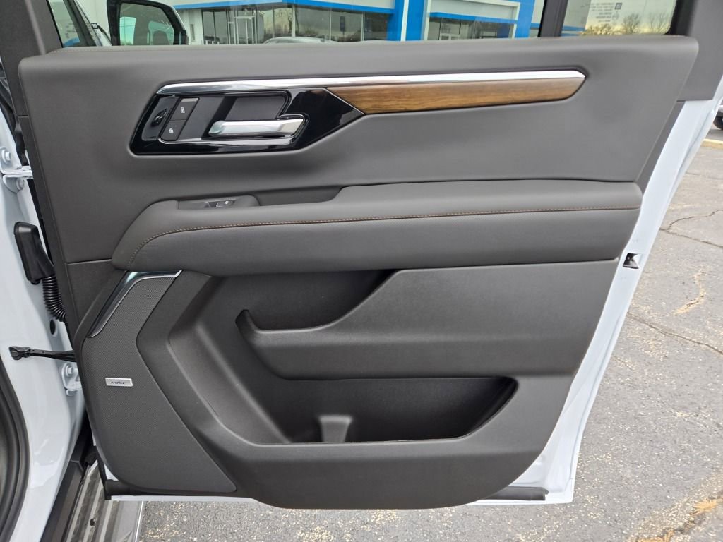 New 2026 Chevrolet Suburban High Country w/ Sun And Tow Package image 11