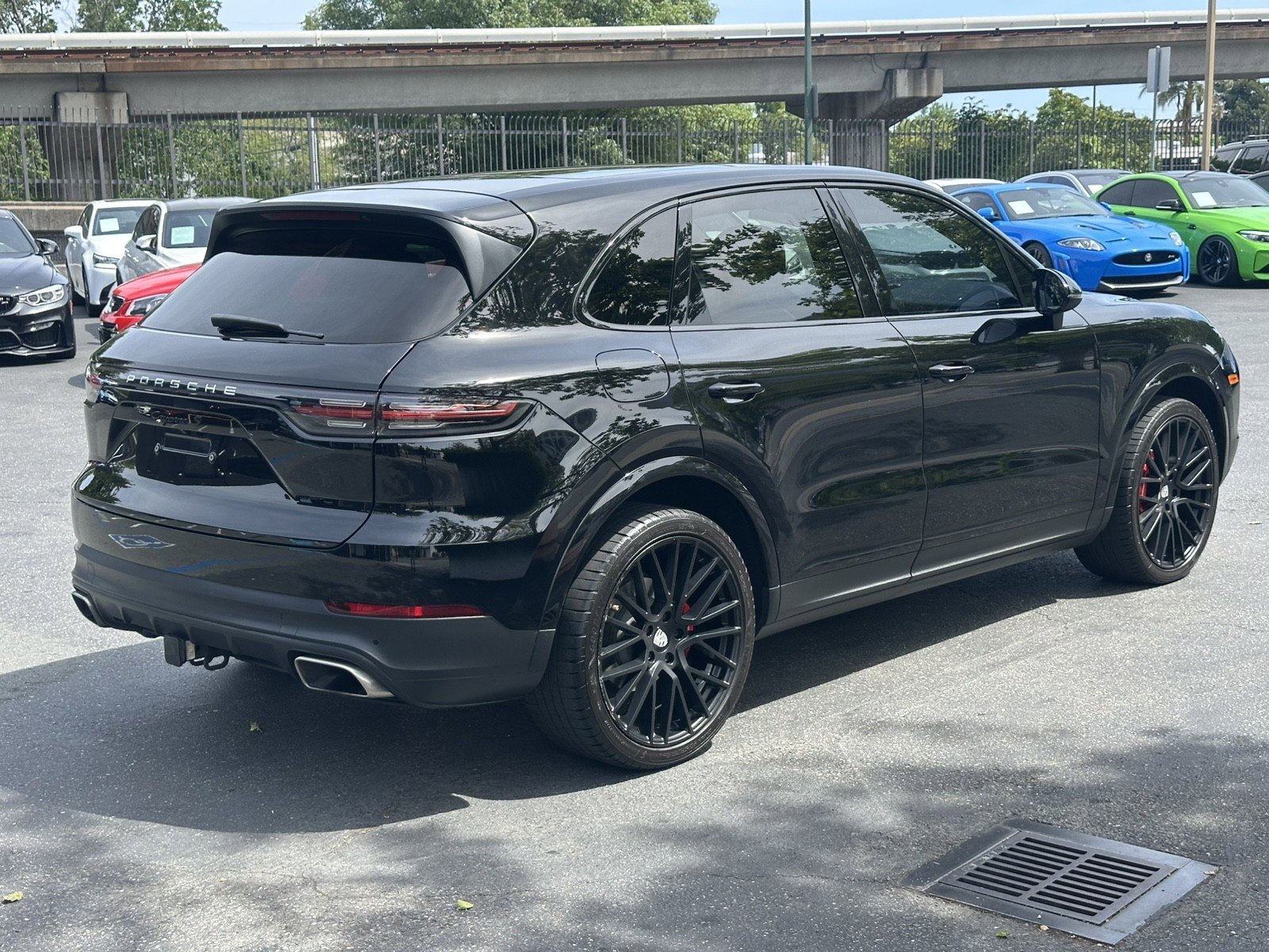 Used 2020 Porsche Cayenne AWD/4WD image 8