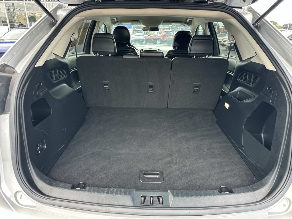 Used 2019 Ford Edge SEL w/ Equipment Group 201A FWD image 10