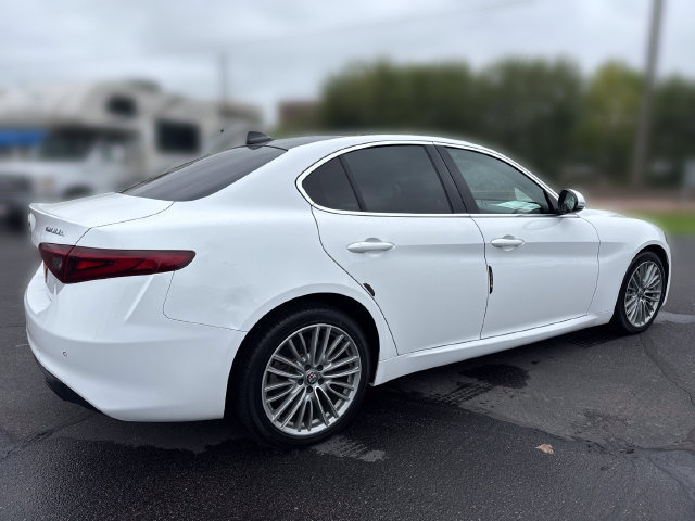 Used 2017 Alfa Romeo Giulia Ti w/ TI Lusso Light Wood Package AWD/4WD image 5