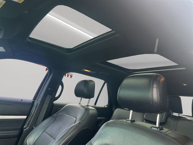 Used 2017 Ford Explorer XLT w/ XLT Technology Feature Bundle image 26