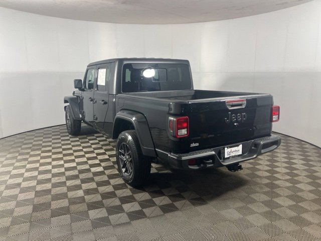 Used 2021 Jeep Gladiator Sport image 7
