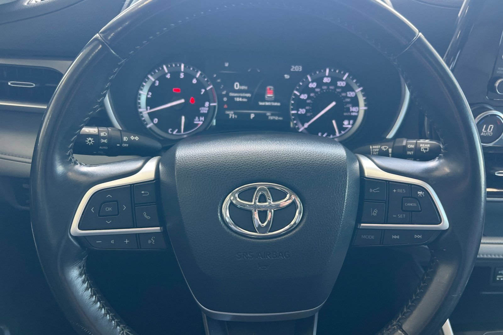 Used 2022 Toyota Highlander XLE AWD/4WD image 21