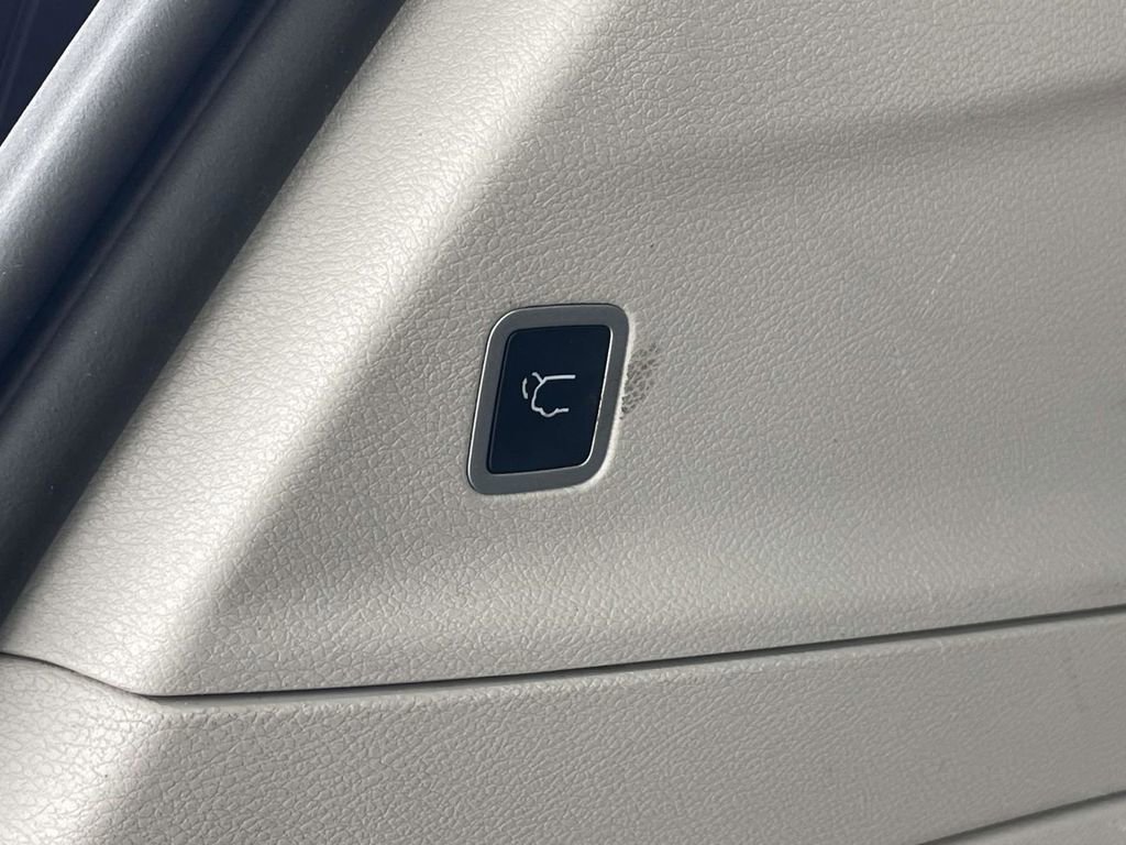 Certified 2023 Chrysler Pacifica Limited image 38