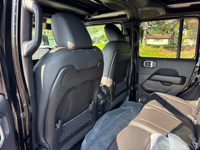 New 2027 Jeep Wrangler Unlimited Sahara AWD/4WD image 9