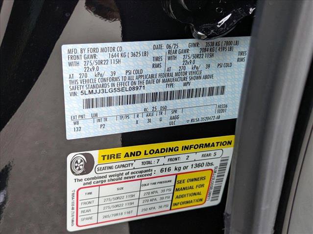 New 2025 Lincoln Navigator L Reserve w/ Jet Appearance Package image 17