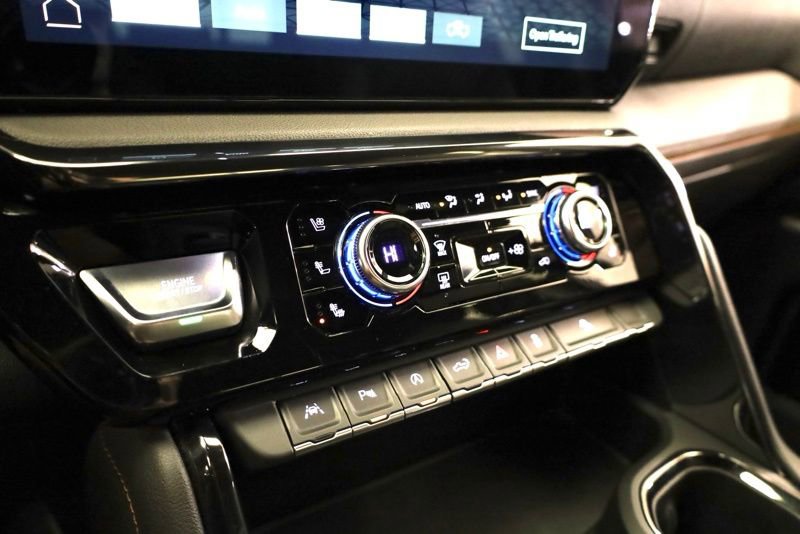 Used 2023 GMC Sierra 1500 AT4 w/ AT4 Premium Package image 21